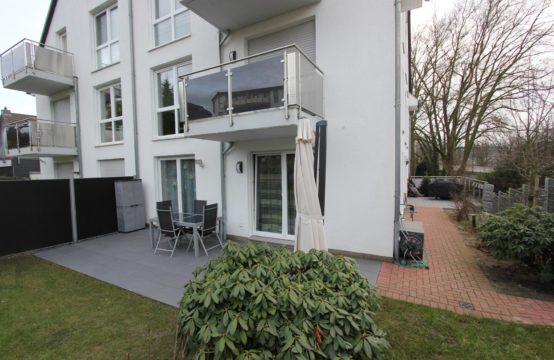 Neuwertige &#038; repräsentativ ausgestattete 4 -Zimmer Wohnung mit Garten, Doppelgarage und EBK