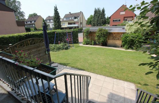 VERMIETET ! Großzügige 4-Zimmer Erdgeschosswohnung mit Terrasse, Garten und Garage in ruhiger Top &#8211; Lage